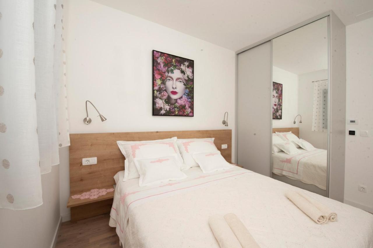 Apartman Gabriela Trogir Exterior foto